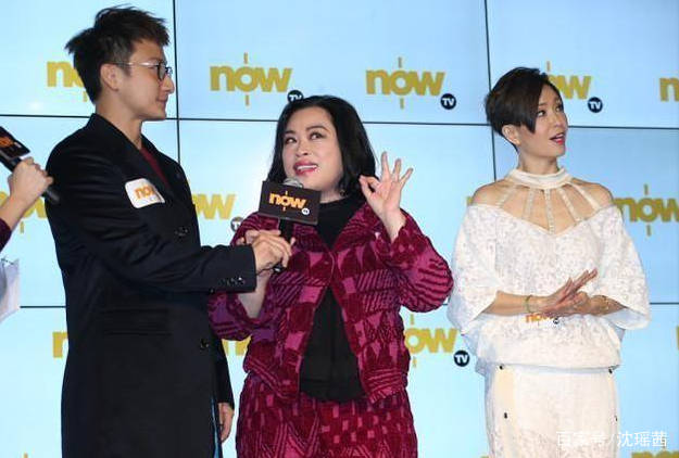 姐妹|宋佳穿搭太会“装嫩”了,用白T恤搭配破洞牛仔裤,就像17岁少女