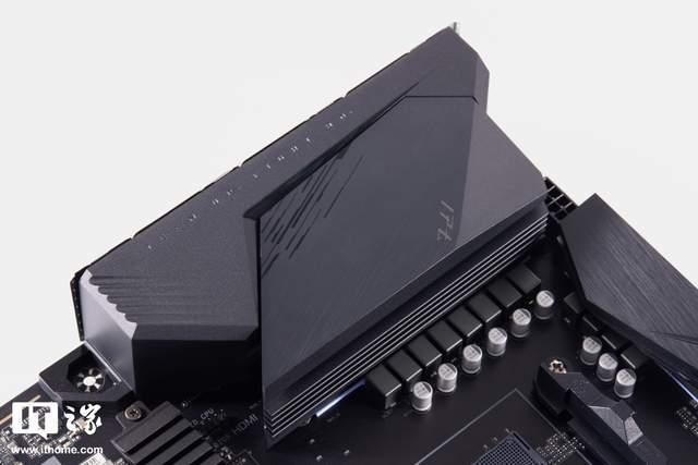 散热|技嘉 B550M AORUS PRO-P 体验：堆料凶猛，供电大提升