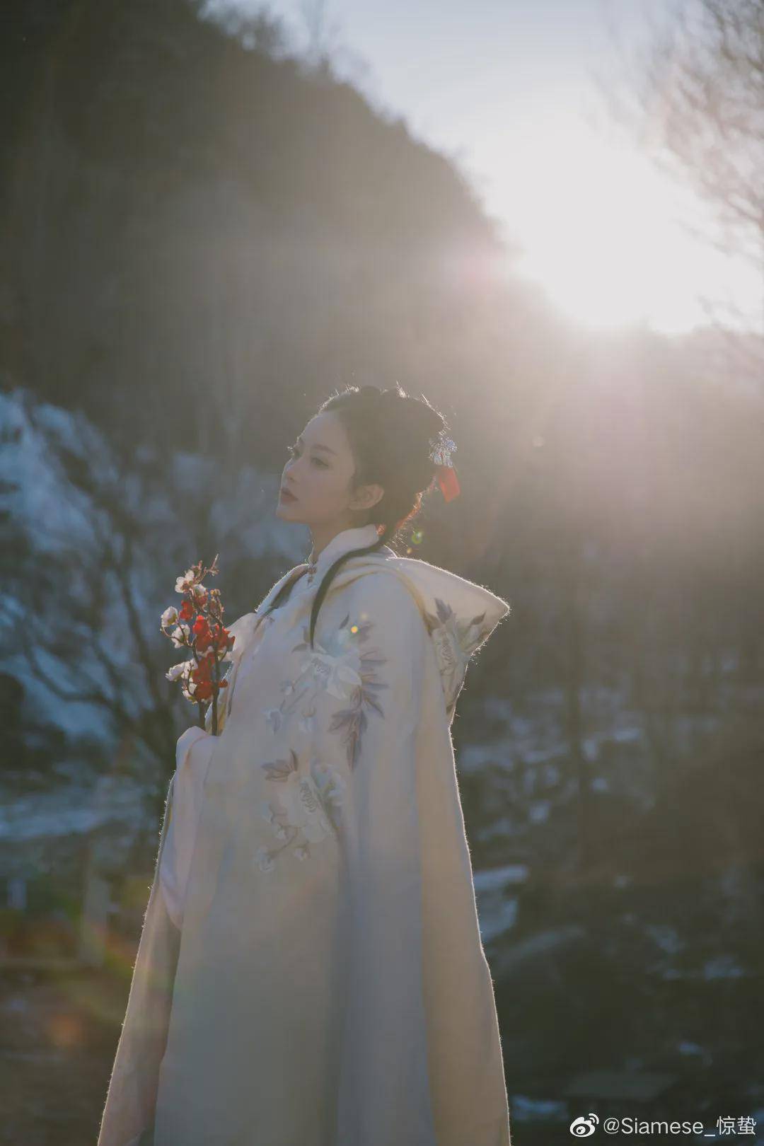 摄影|汉服小仙女:梅落雪寒