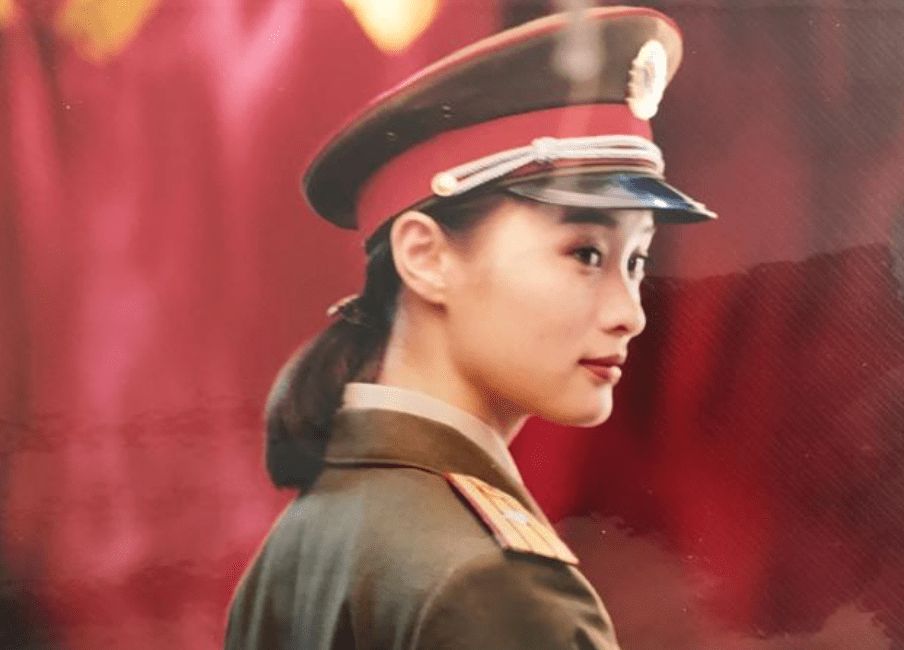 到《和平年代》,《燃烧的欲望》,不管是女配还是女主,吴越的表演都