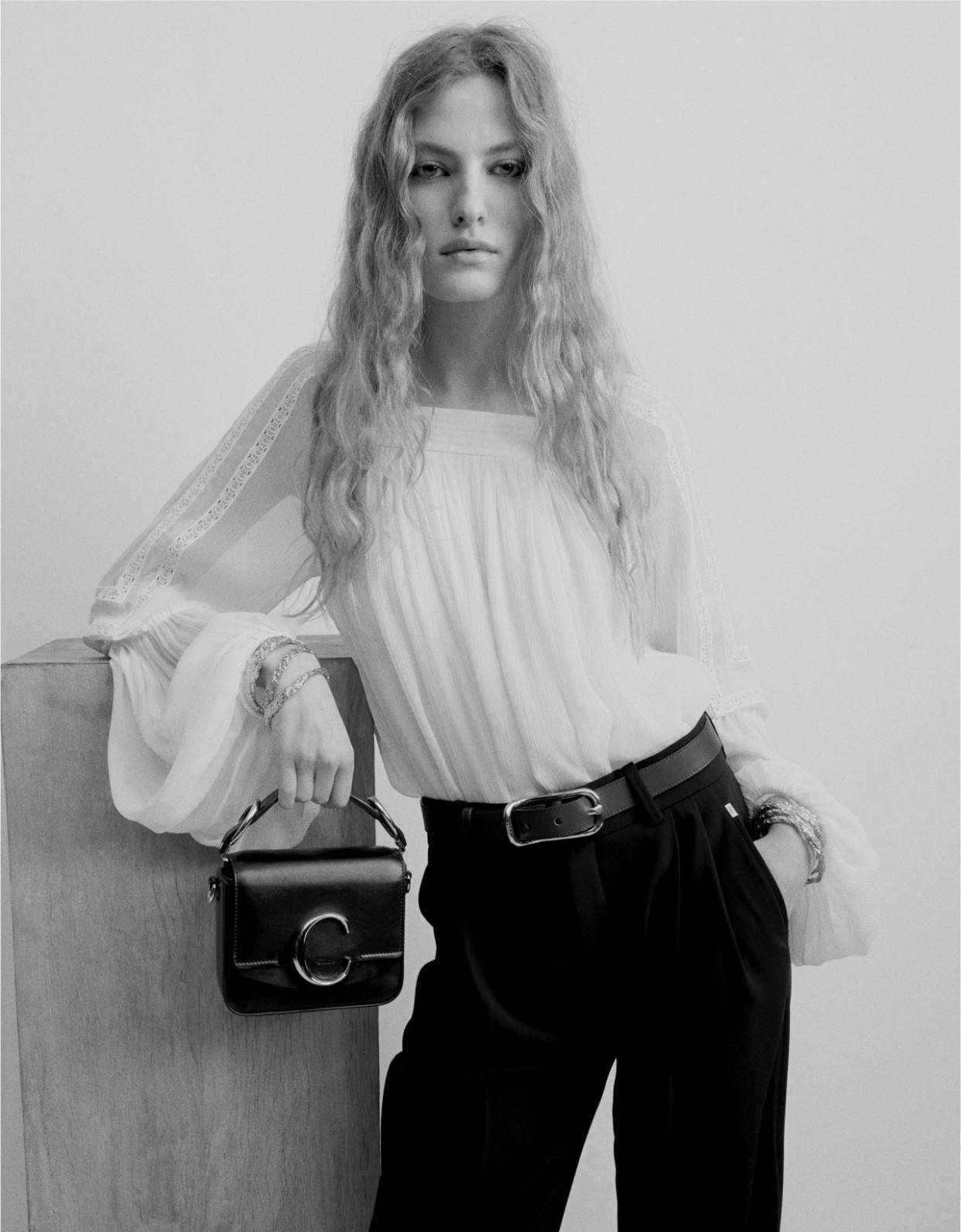 本质|2020早秋服装:让服装本质说故事,Chloe用基本元素大玩穿搭游戏