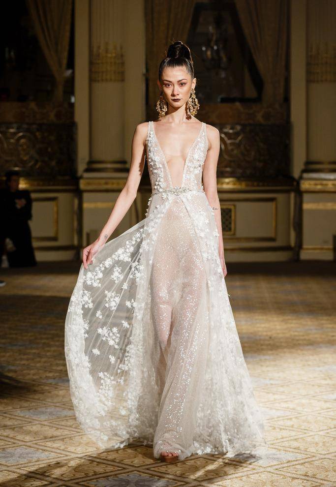 高定|Berta高定婚纱礼服T台秀场，永恒不变的浪漫情怀，戏剧感唯美华服