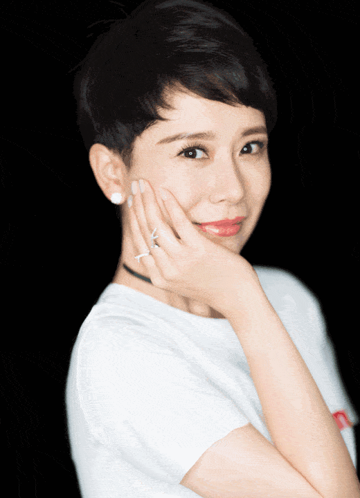 经验|日常出行穿衬衫怎么搭，老戏骨海清有经验，帮你时髦保暖两不误