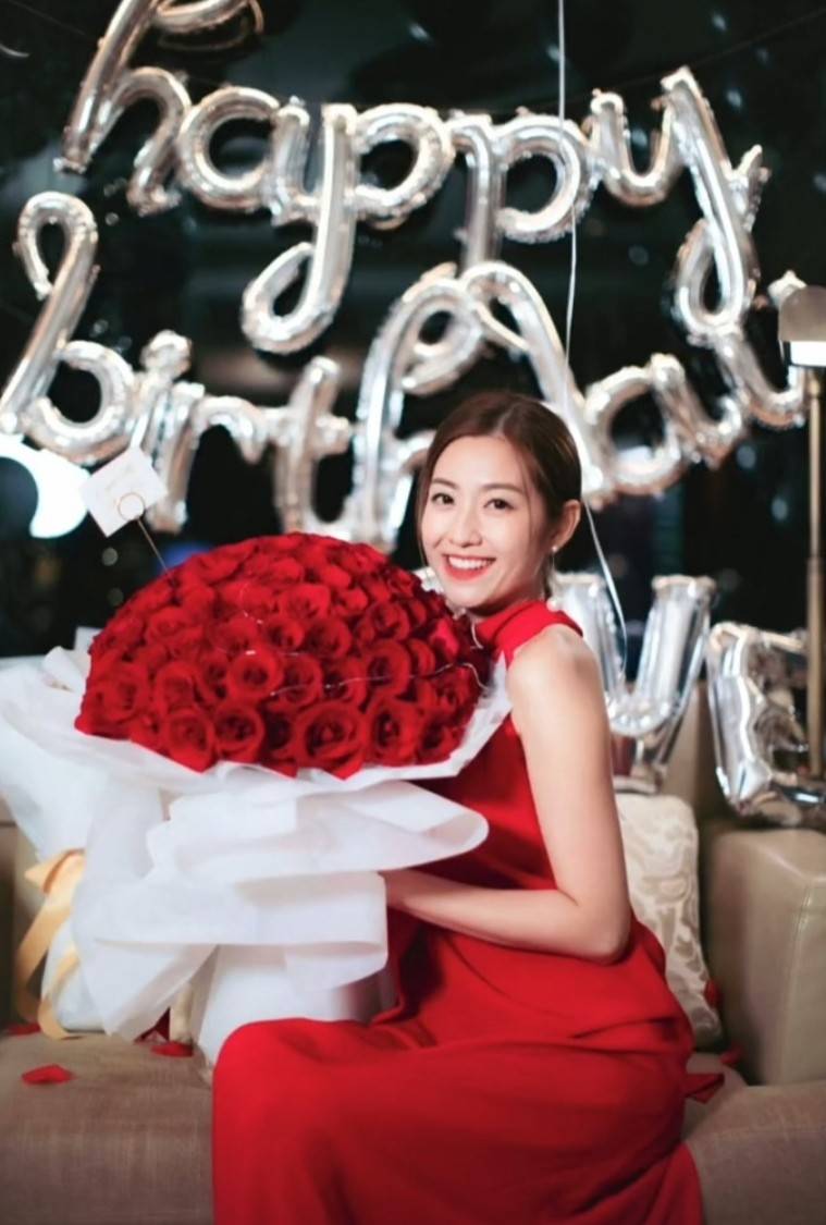 陈自瑶独自庆生,王浩信却陪吴卓羲过生日?女方笑容甜美不受影响