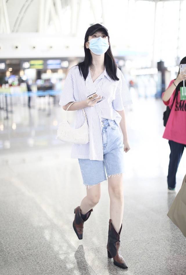 乔欣|乔欣腿长就是任性,完美驾驭老爹衬衫+牛仔靴,这造型太亮眼了