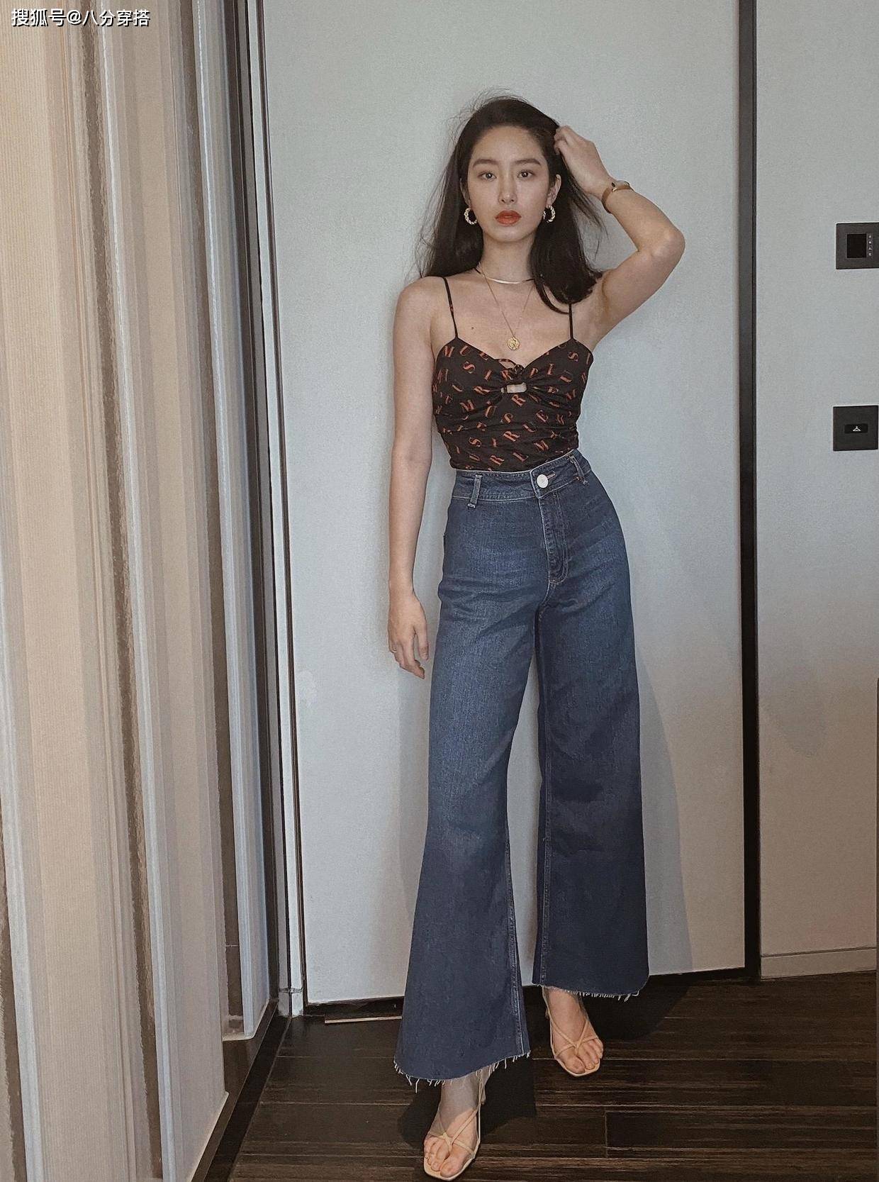 氛围|论气质我只服杨采钰，黑色西装搭配波点衬衫摩登复古，浪漫又高级