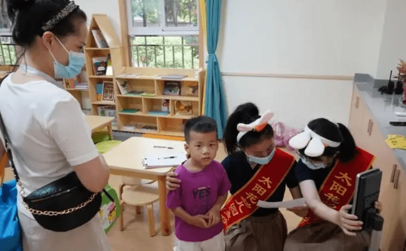 办学|幼儿园招生遇冷，从报名靠抢到“一孩难求”，中间经历了什么？