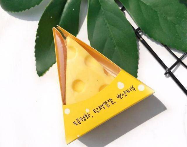 经济|建议女人：如果经济允许，包里尽量备上这4样东西，关键时刻作用大