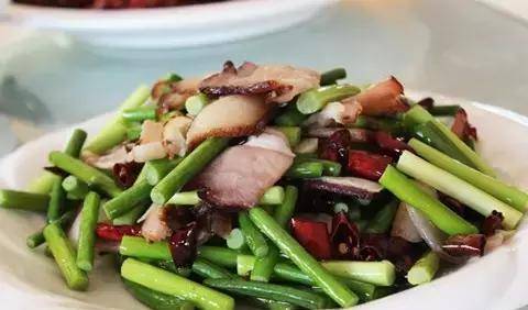 怎样做腊肉炒蒜苗好吃 774866e0b59c4662b7b91ddcdd63363d.jpeg