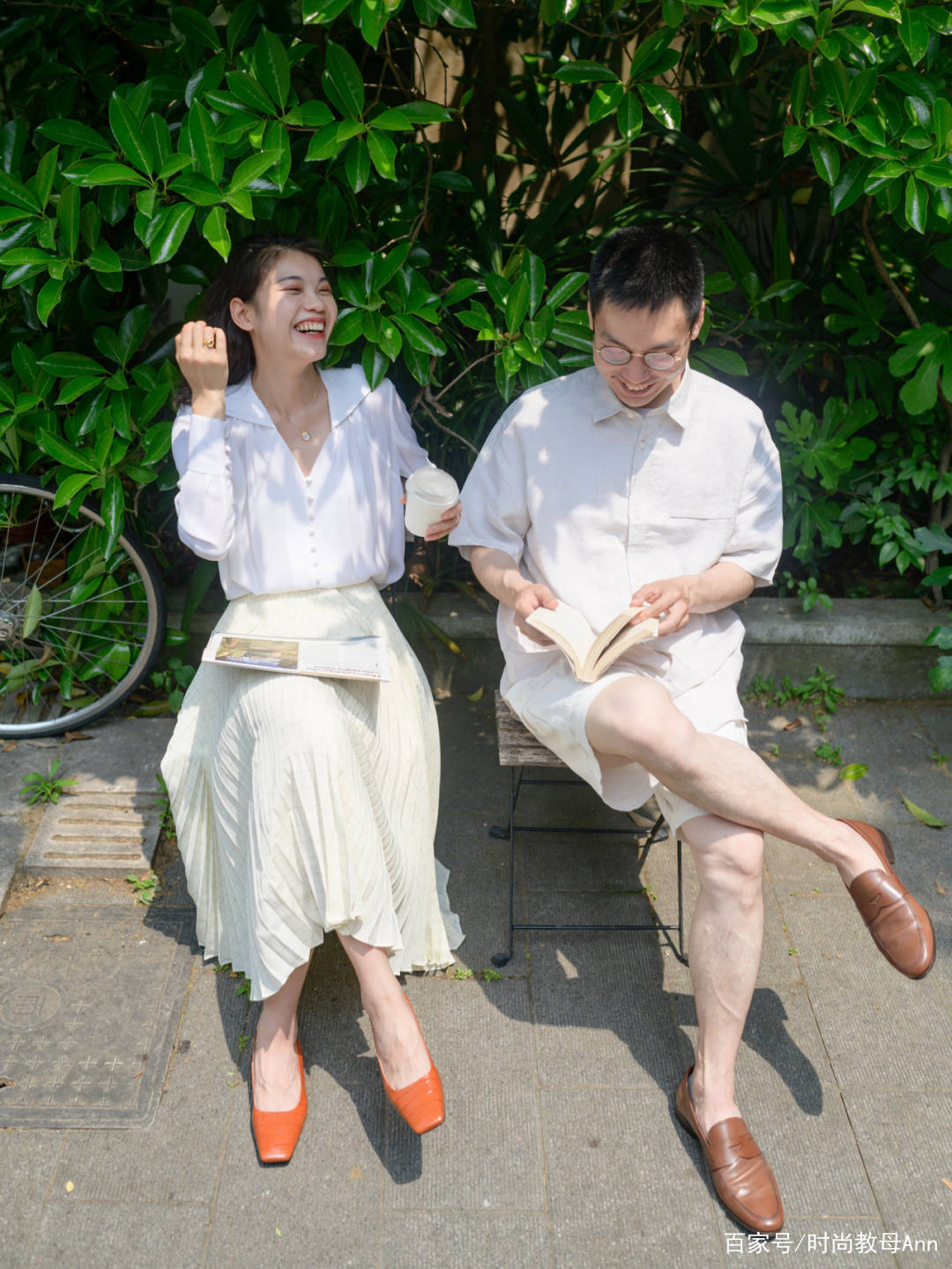 颜色|半身裙不一定搭T恤，今年“衬衣+半裙”正流行，精致优雅有女人味
