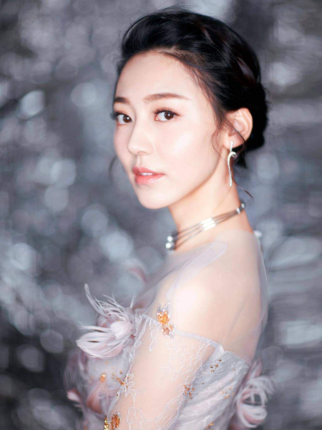 身材|今天的邹凯和高蜜离婚了吗？看黄梦莹戏里戏外，演绎时尚穿搭