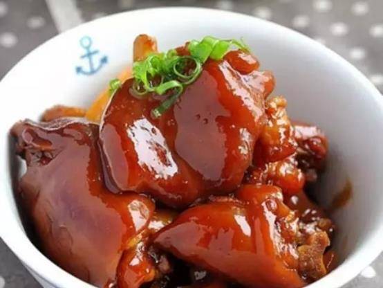 猪脚怎么炒好吃又简单 8db89f9b784648eab944422c8aa39cce.jpeg