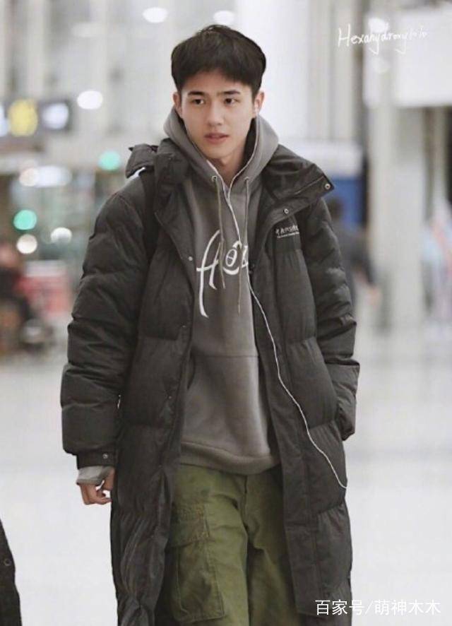 校服|中戏校服成最IN时尚单品！众多明星抢着穿，代购一件难求！