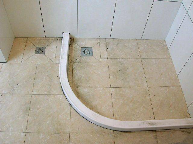 卫生间挡水条怎么装才能防溅水?我家竟然装错了,又得浪费钱!