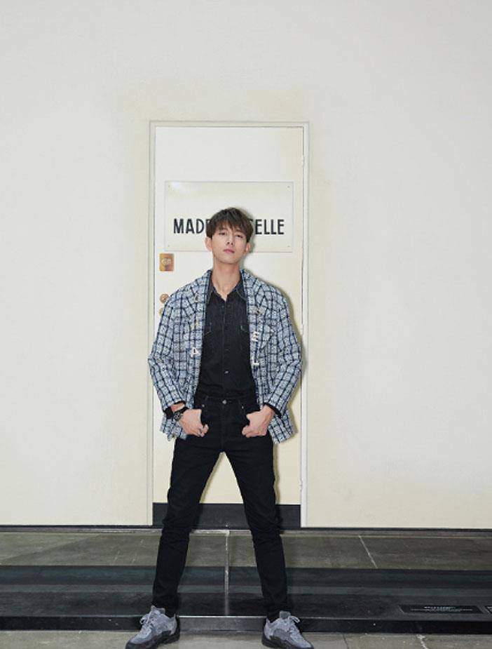 韩商言|李现戏里戏外都太苏！穿浴袍在线撩妹，私服衬衫穿搭变身“校草”