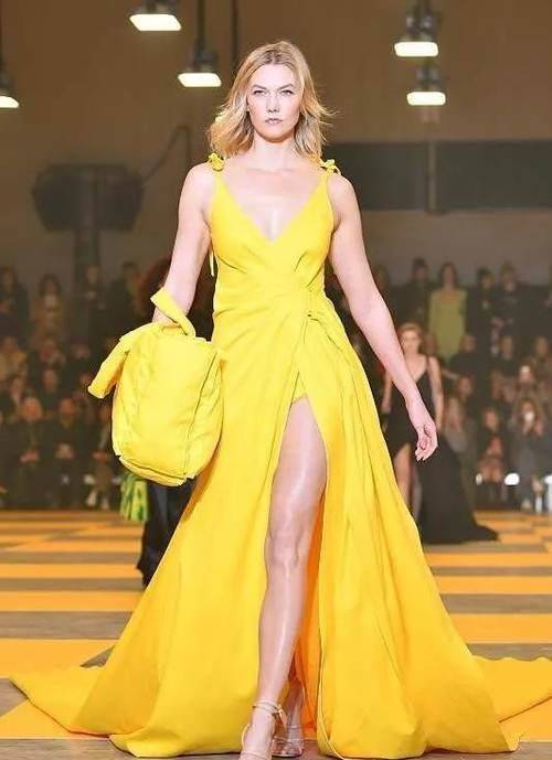 黑色|仙女纯欲穿搭公式，不穿小裙子夏天就要过了！吊带裙怎么穿才好看？