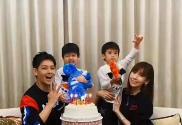 林志颖陈若仪综艺节目 1d31d6a5ca9c4b018b85898d20bed272.jpeg