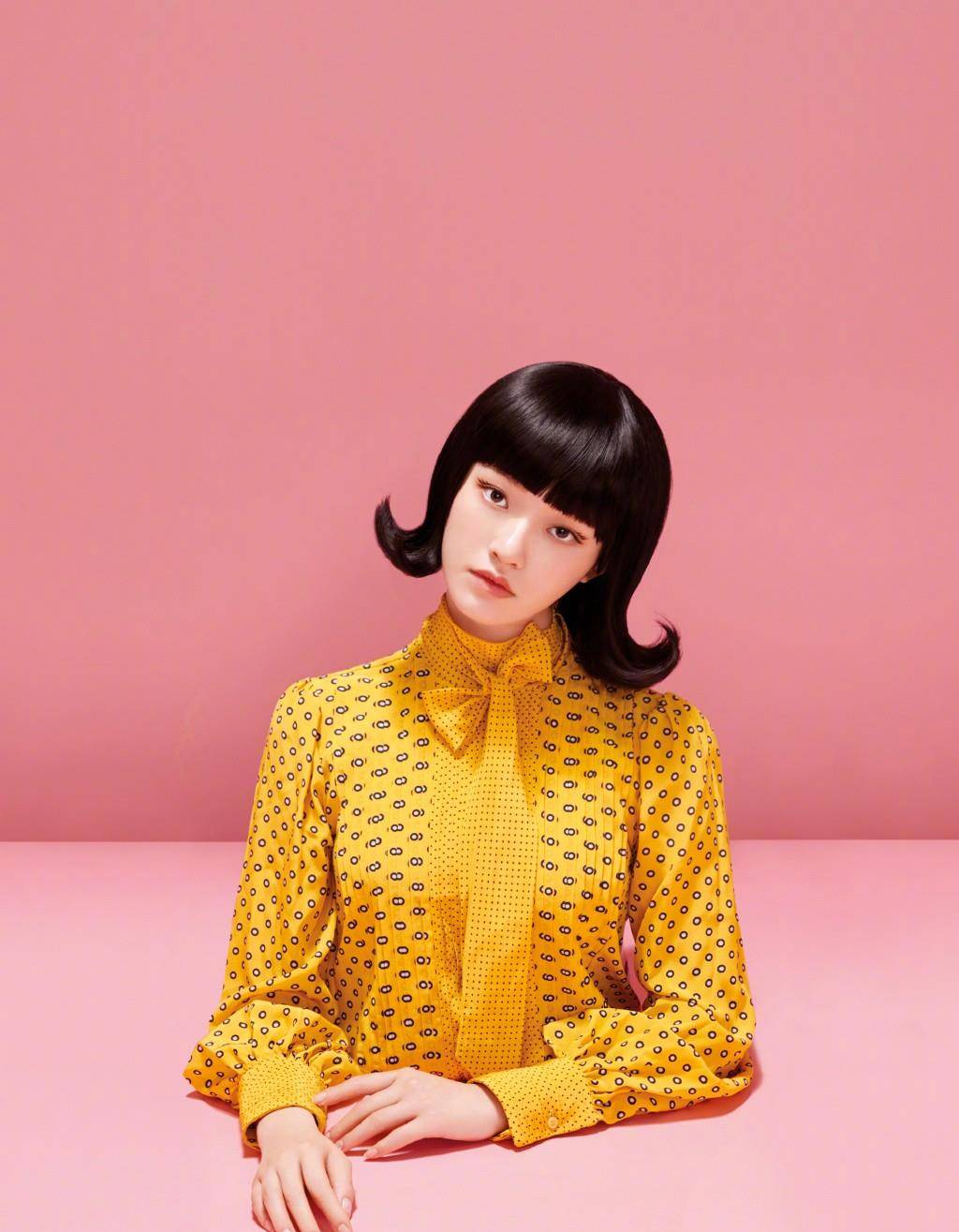 写真照|被林允圈粉了，穿白衬衫配5分皮裤，帅气得不像个23岁的少女