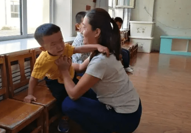 家长|娃在幼儿园是否“被喜欢”，监控未必看得全，家长需观察3个方面
