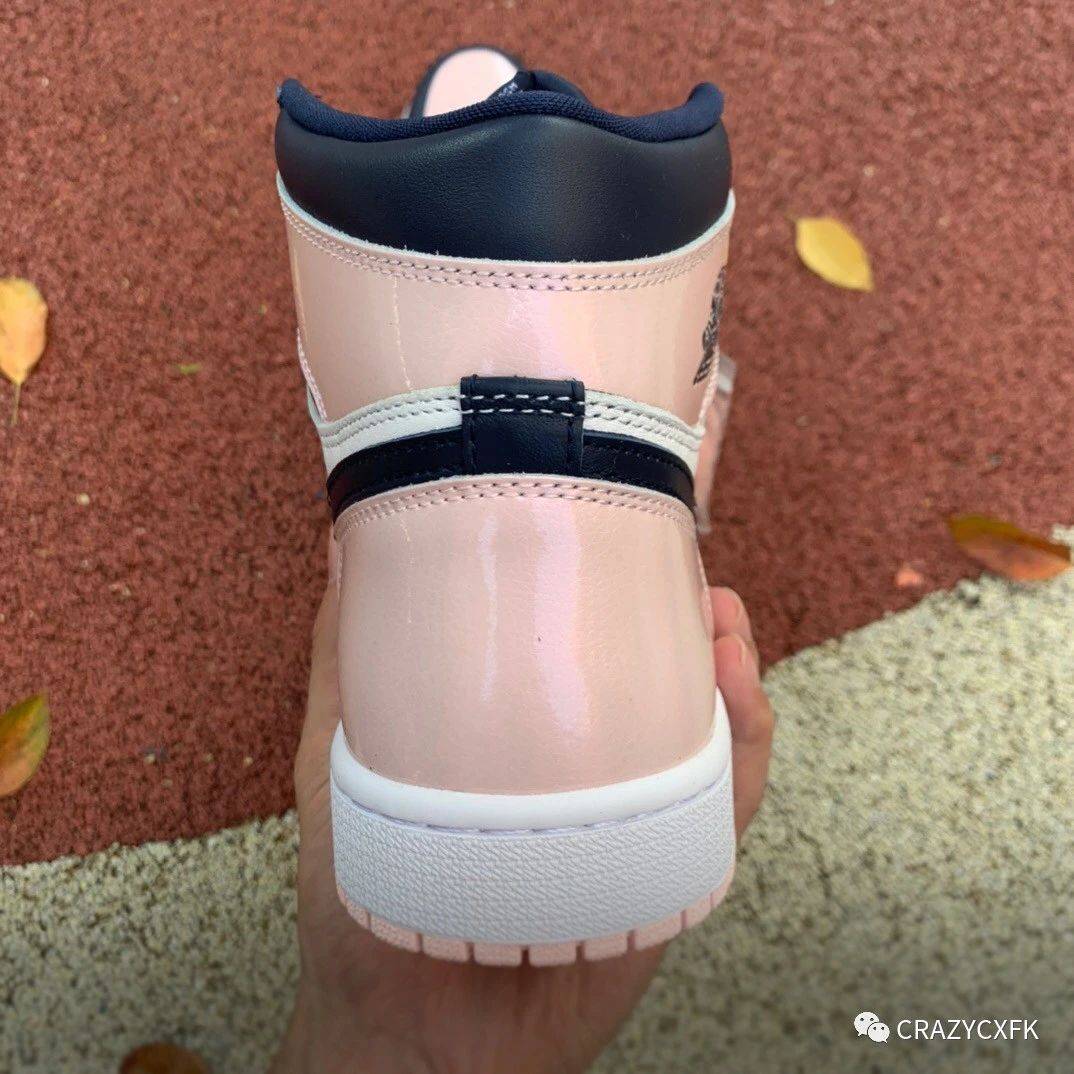 泡泡糖|乔丹 Air Jordan 1 High OG Atmosphere 白蓝樱花粉泡泡糖高帮篮球鞋
