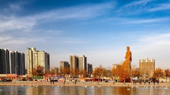 新疆第二大城市，城建不输乌鲁木齐，被称为“山水梨城”