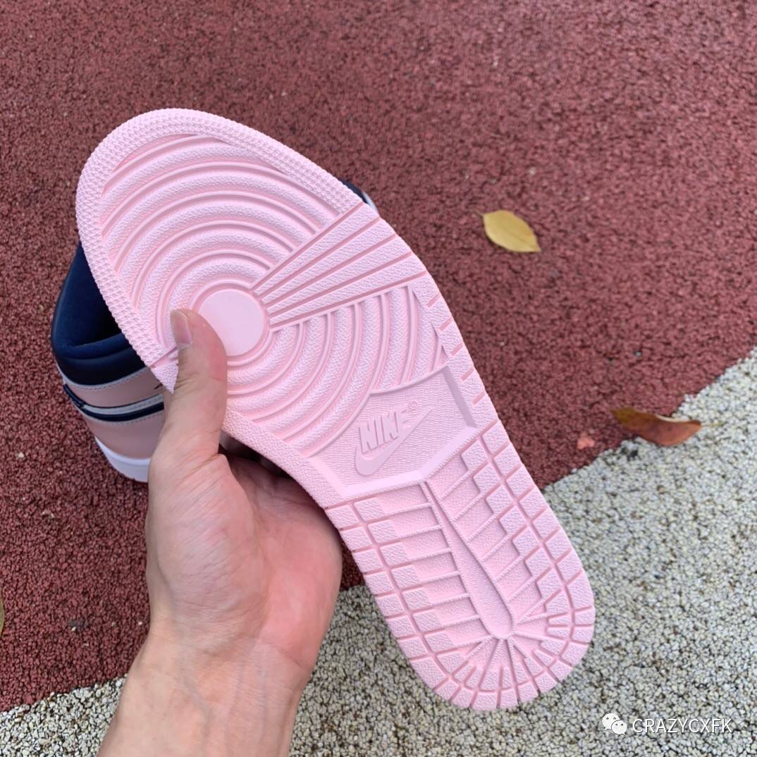 泡泡糖|乔丹 Air Jordan 1 High OG Atmosphere 白蓝樱花粉泡泡糖高帮篮球鞋