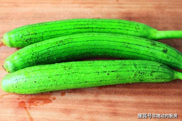 时间|丝瓜很有营养的吃法，不炒不炖，又软又香，特别适合早餐吃