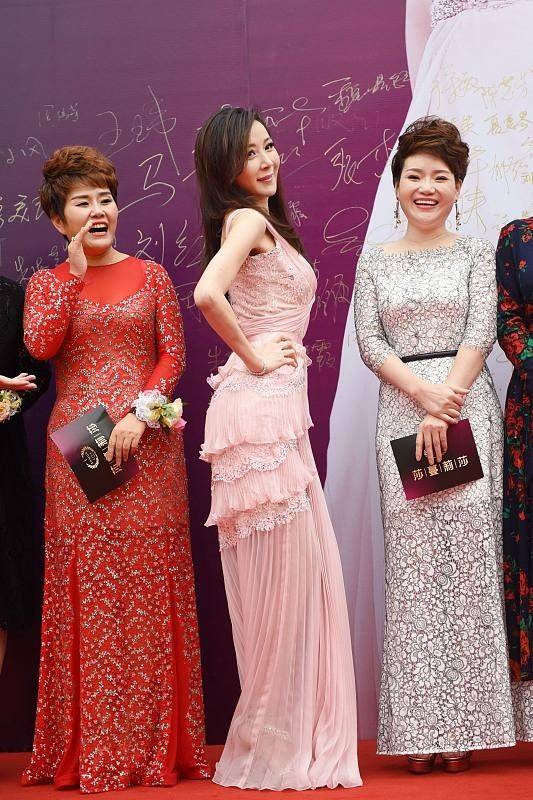 面料|萧蔷很时尚，纱裙穿出气质优雅还高级，就像少女一样