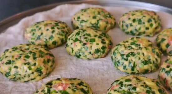 虾皮|韭菜和西红柿的新吃法,很多人都没吃过,一上桌准备抢光