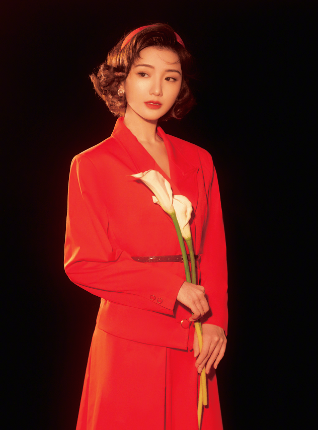年代|毛晓彤把乔三丽演活了，个性都藏在造型里，90年代穿搭现在看也潮