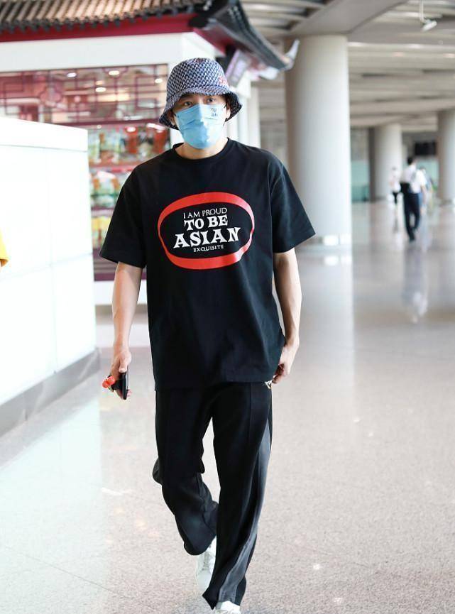 颜色|秦昊穿T恤就那么帅，你穿就那么土？是不是踩了这些雷？