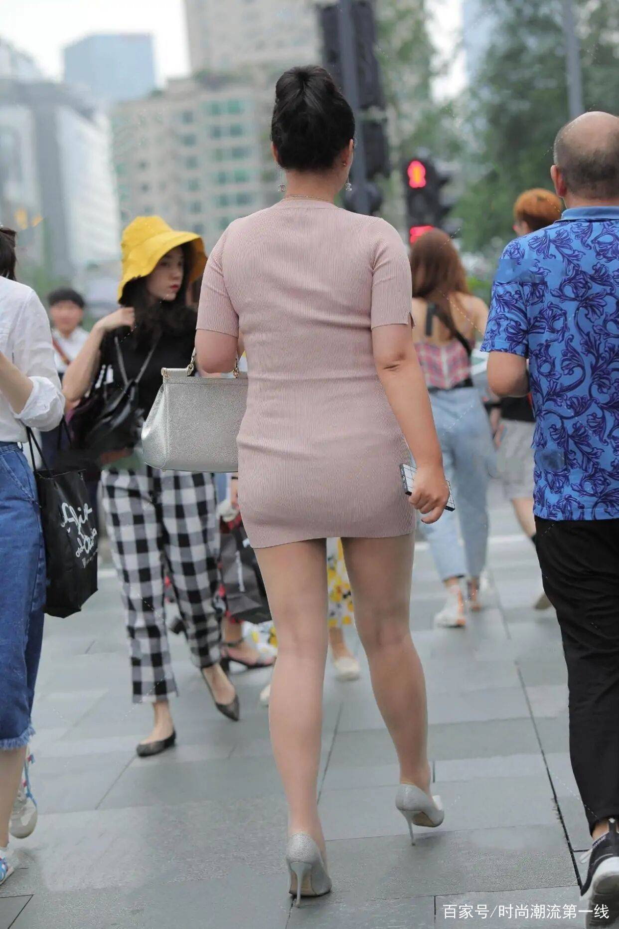 作用|“水桶腰”没救吗？通过合理的穿搭配合，还是会让人眼前一亮！