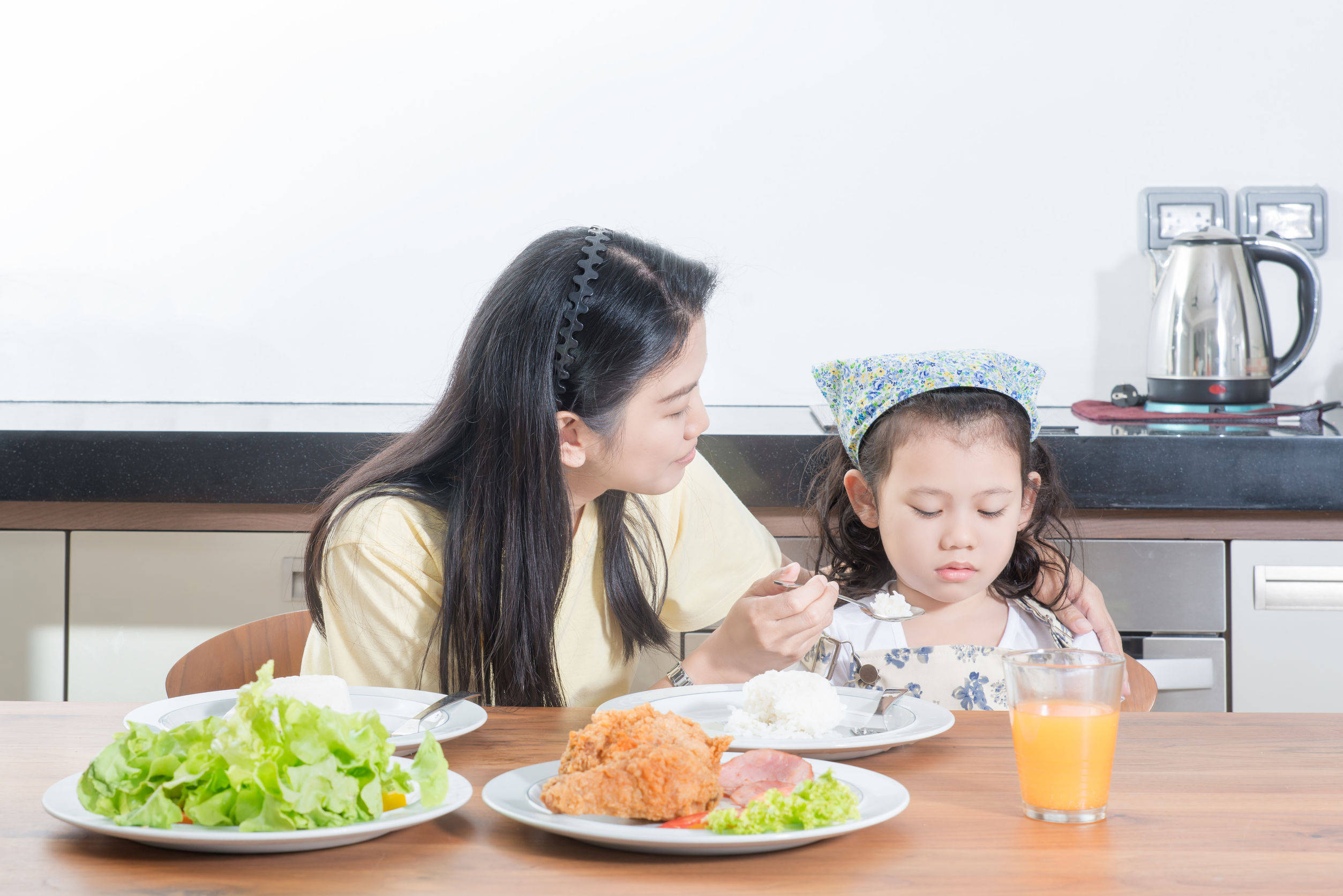 ​孩子处于成长期，“垃圾食品”最好别碰，合理饮食很重要！ 