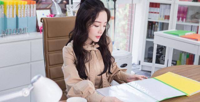 发型|李小璐只换了一个新的造型，新剧造型居然以外火了，魅力十足