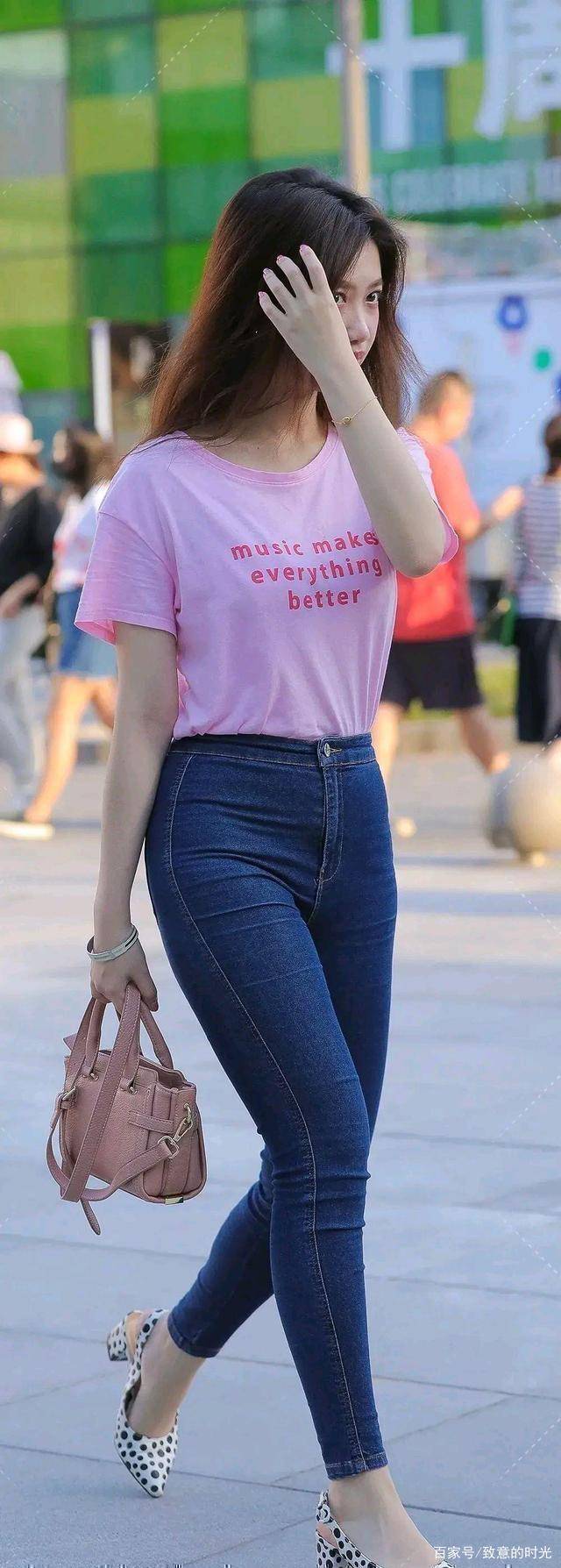 青春|酷酷装扮的瑜伽裤充满青春的时尚活力，休闲百搭又耐看，精致十足