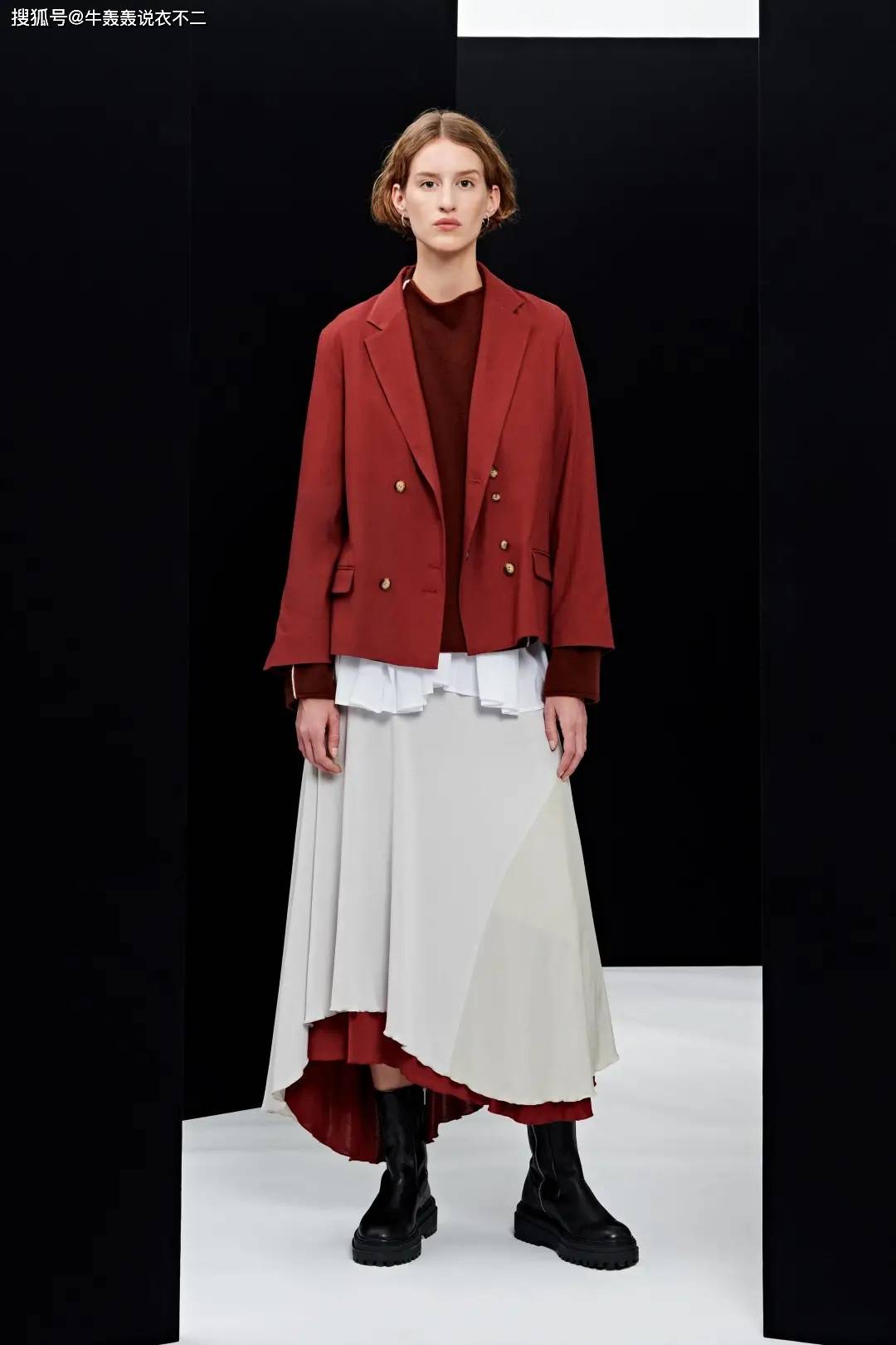 都靠|都靠这些颜色,拯救了我不想穿黑白灰的秋天