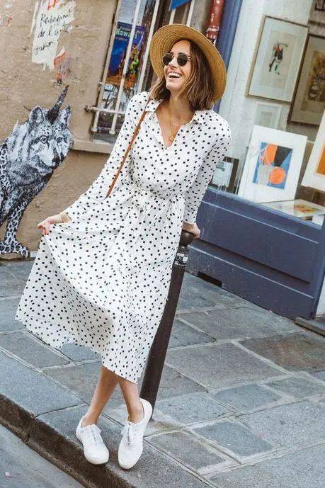 小白|“平底鞋+裙子”穿出女人最轻松,优雅的样子,巨时髦!