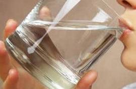 症状|尿酸高的人,若有这3种症状,肾脏可能已受牵连,早发现早治疗