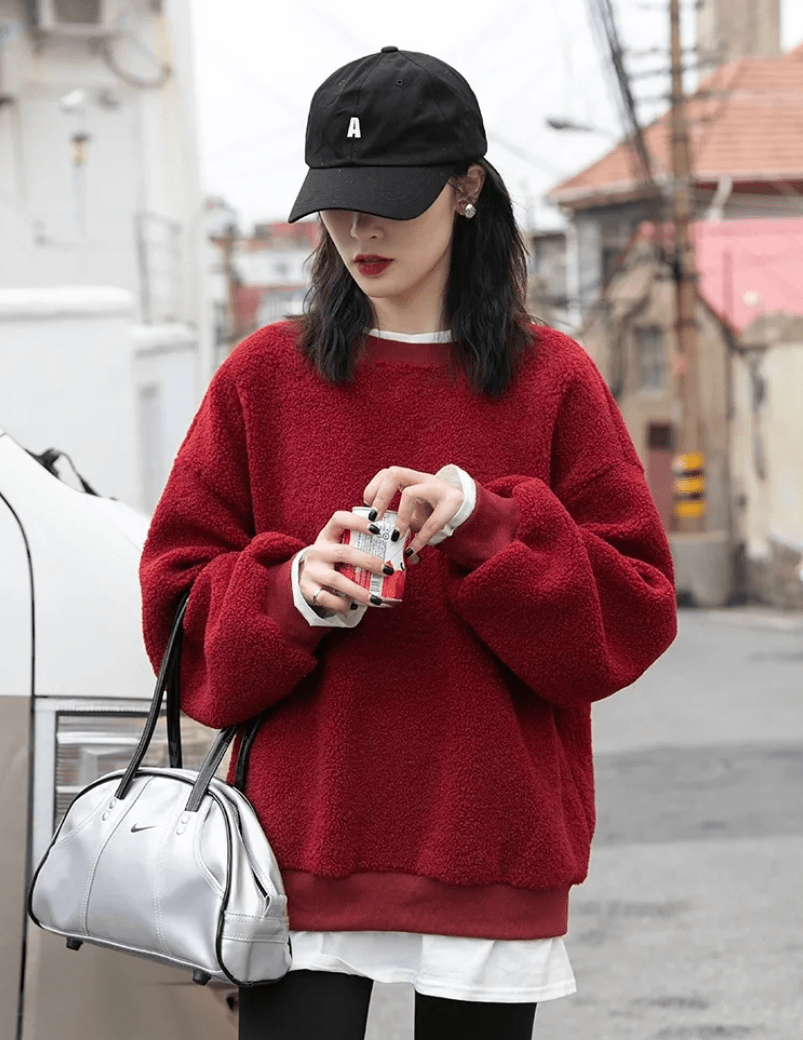 卫衣|左小青强行扮嫩，绑麻花辫配粉卫衣却跑出“大妈味”，全靠气质撑