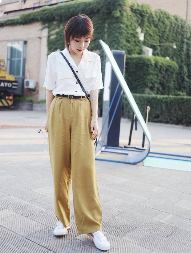 进行|“阔腿裤+运动鞋”怎么搭更好看?掌握这些时髦小技巧,减龄大气
