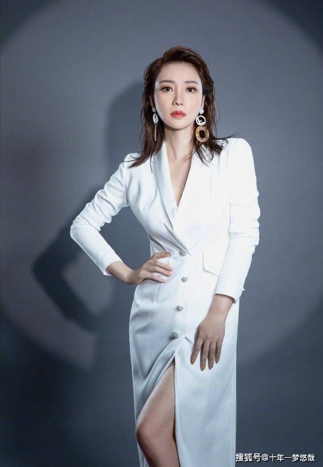 好身材|柳岩真是放得开，穿吊带流苏裙不遮掩好身材，曲线玲珑让人羡慕