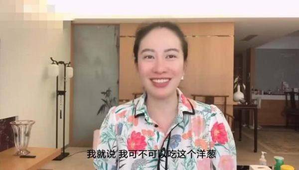 女神|叶璇素颜状态肌肤很好，水嫩白皙的一点皱纹没有，比上妆漂亮多了