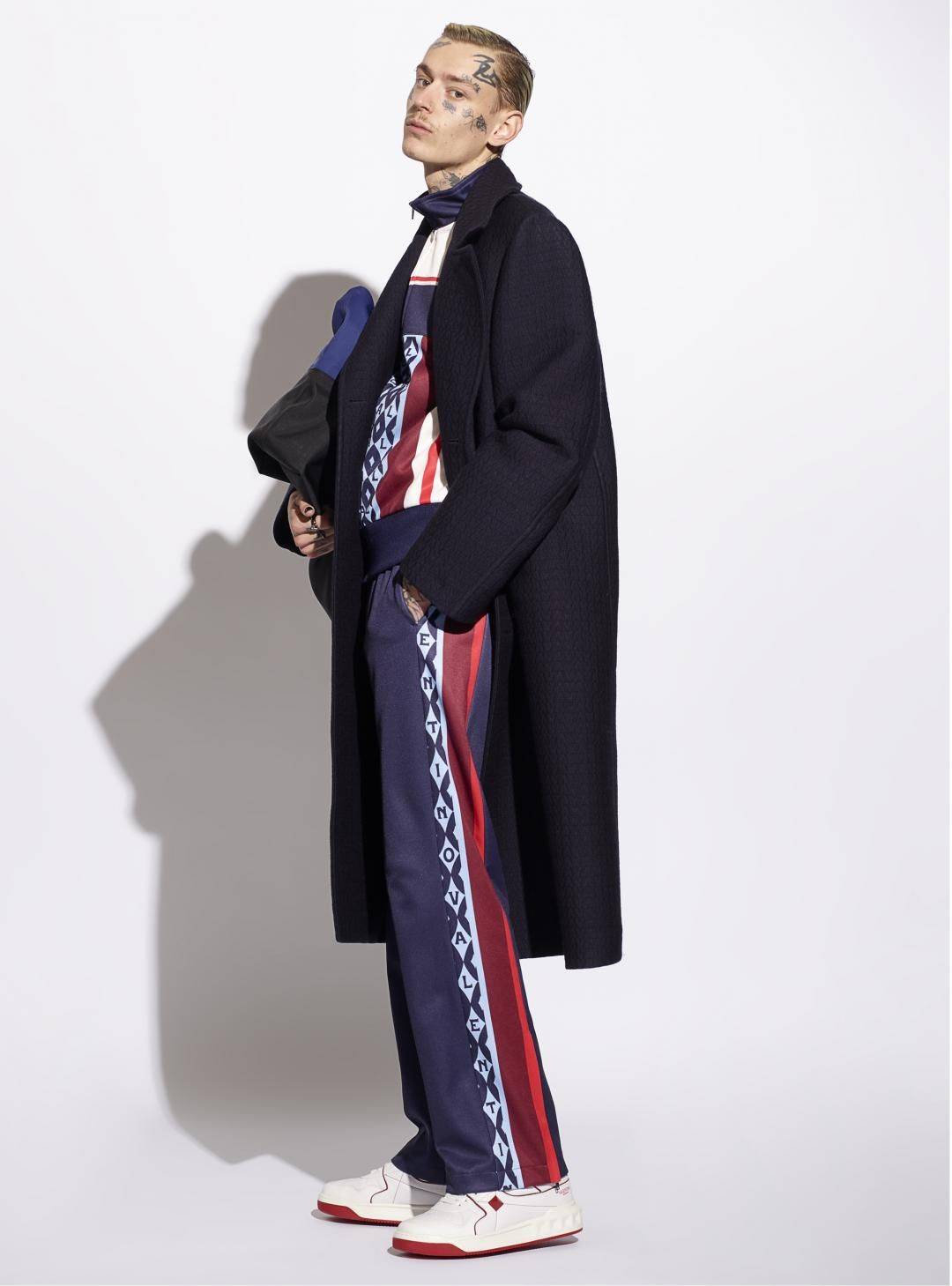 品牌|15岁苏瑞克鲁斯成最美星二代，小白鞋配牛仔裤穿出显瘦大长腿