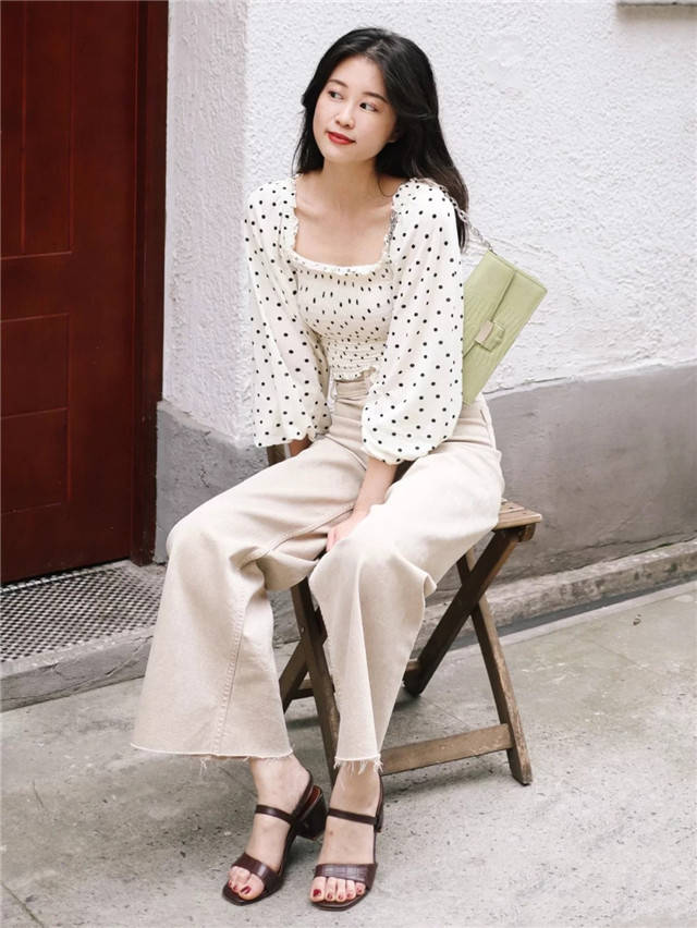 身材|“平头鞋”才是今春的最大惊喜，配高筒裤，洋气高级还显瘦，好美