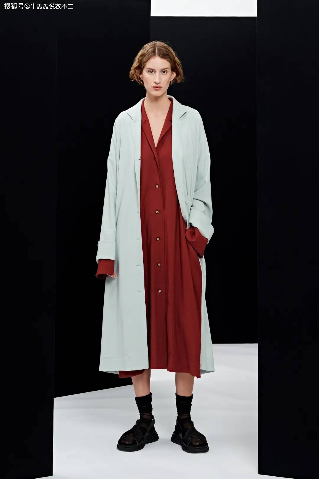 都靠|都靠这些颜色,拯救了我不想穿黑白灰的秋天