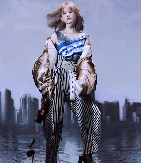 好身材|?又被刘亦菲惊艳了，挑战二次元粉发造型，又甜又酷令人心动