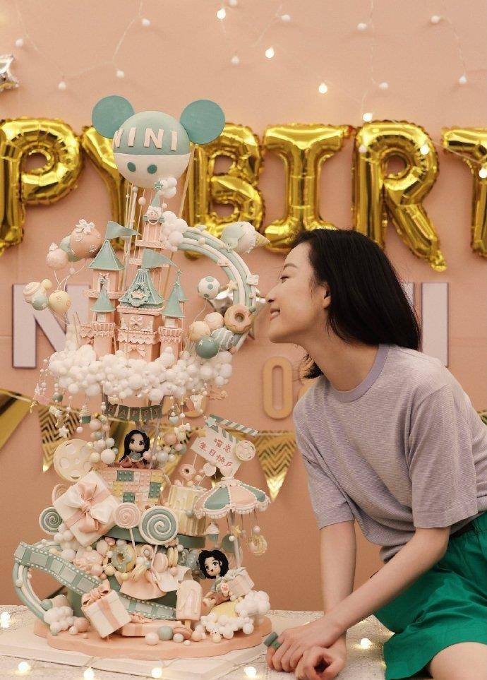 状态|33岁的倪妮气质真好，穿T恤配短裤，低调简约又接地气！