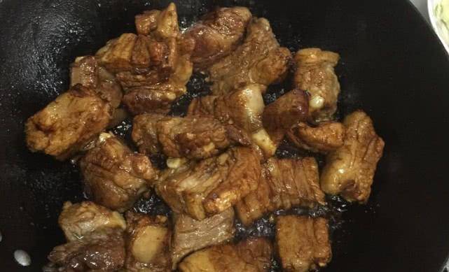 怎样做红烧排骨才能软烂不柴 9f26c841b9ce405d926b71c8f8af16e6.jpeg