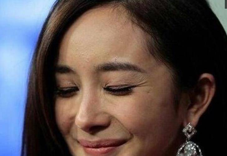 状态|女明星生图，杨幂、热巴细纹盖不住，杨颖长痘，而最吓人的是她？