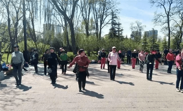 因为|早上起床后,第一件事不是排便,也不是喝水,早知道早受益